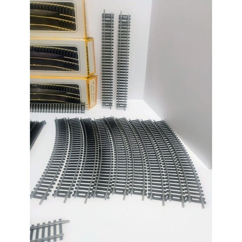 VINTAGE BACHMANN RAILROAD HO- GAUGE 25 PIECE TRAIN TRACK LOT W ORIGINAL BOXES